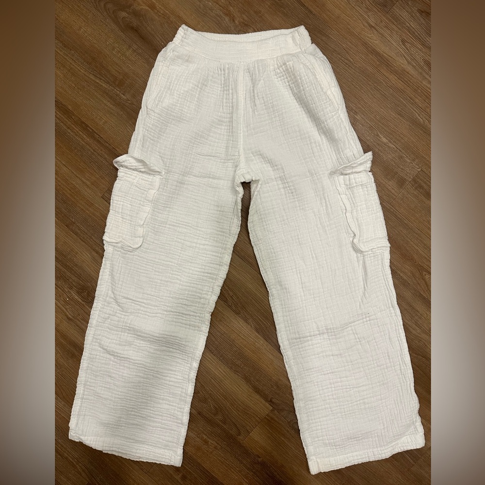 white aerie cargo linen pants